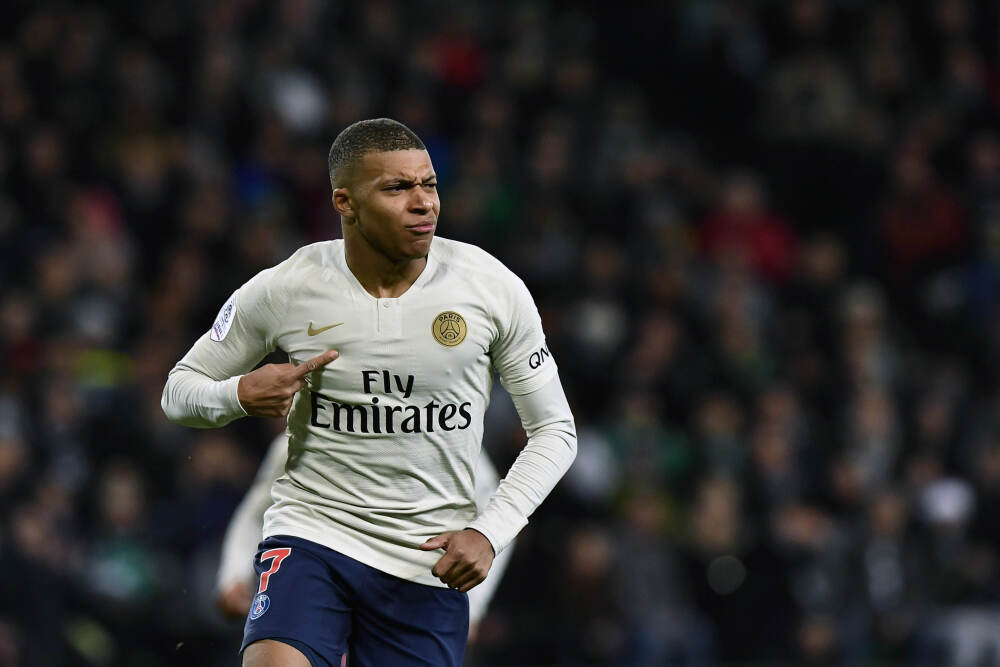 快了4年！库里你太狠了，加内特打了21年缔造的纪录，被你超越了